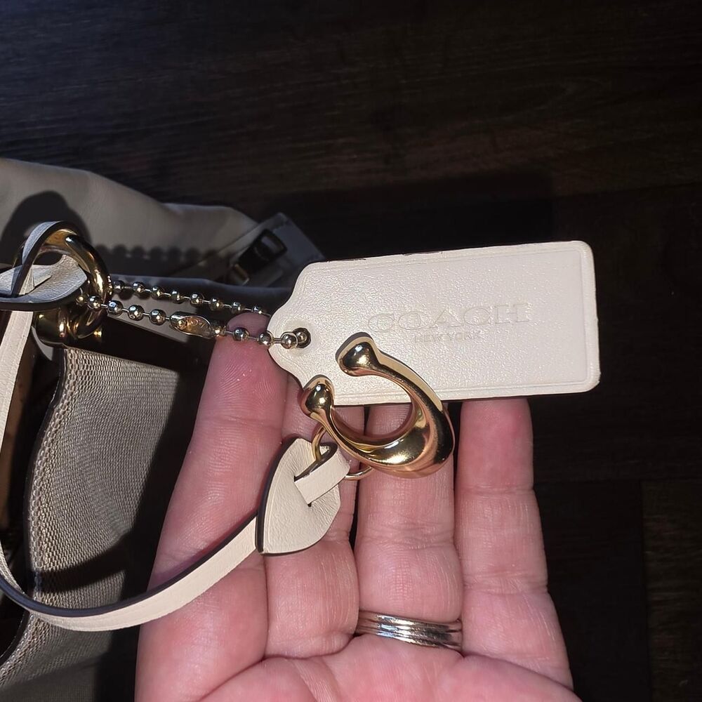 Coach Women's Cream and Chalk Dalton 31 Handbag - Picture 5 of 8